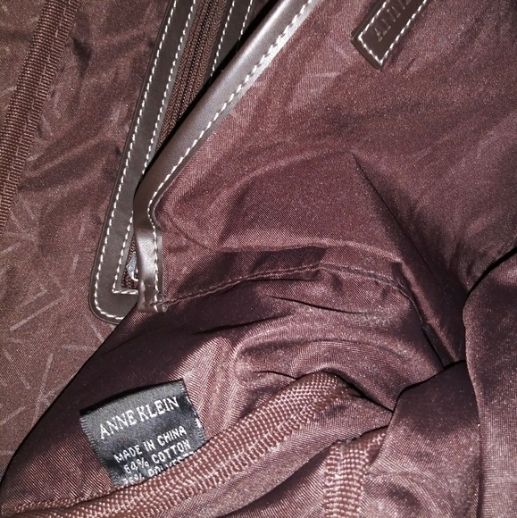 Anne Klein | Beautiful Hand Bag - Picture 5 of 8